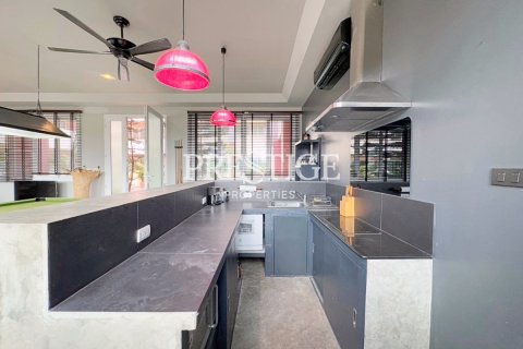 Condo in Pattaya, Thailand, 1 bedroom № 198292 - photo 7