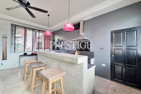 Condo in Pattaya, Thailand, 1 bedroom № 198292 - photo 6