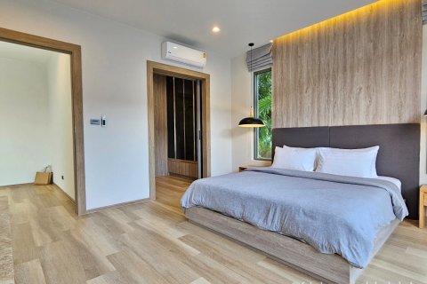 Villa in Bang Tao, Thailand 3 bedrooms № 179205 - photo 11