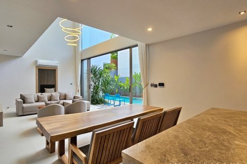 Villa in Bang Tao, Thailand 3 bedrooms № 179205 - photo 8
