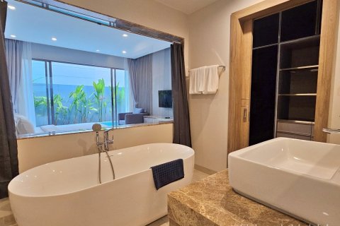 Villa in Bang Tao, Thailand 3 bedrooms № 179205 - photo 15