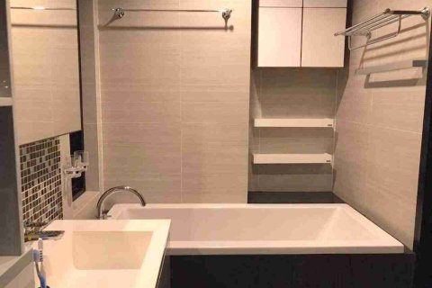 Condo in Thonburi, Bangkok, Thailand, 1 bedroom № 183531 - photo 8