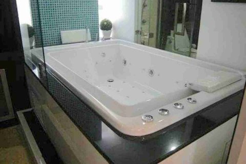 Condo in Bangkok, Thailand, 1 bedroom № 183534 - photo 3
