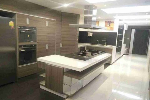 Condo in Bangkok, Thailand, 1 bedroom № 183534 - photo 4