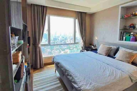 Condo in Bangkok, Thailand, 2 bedrooms № 183532 - photo 7