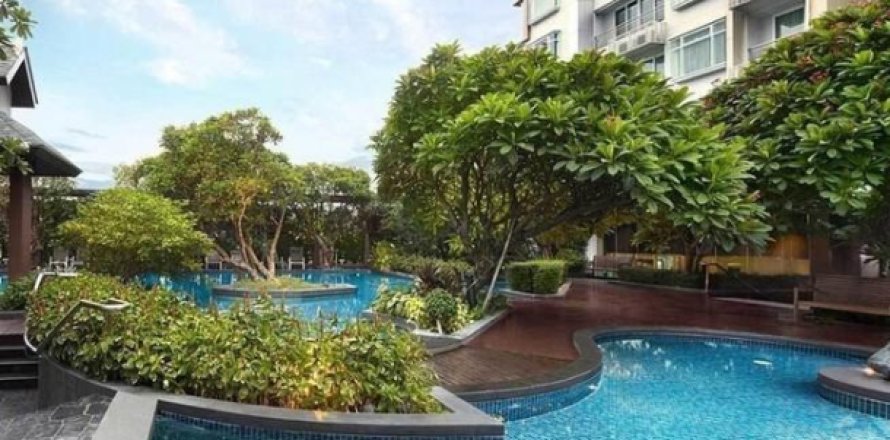 Apartment in Bangkok, Thailand 2 bedrooms № 193439