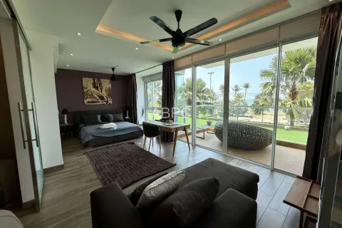 Condominio de 4 dormitorios en Jomtien Beach, Pattaya, Tailandia № 211749 - foto 13