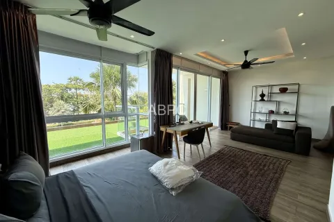 Condominio de 4 dormitorios en Jomtien Beach, Pattaya, Tailandia № 211749 - foto 4