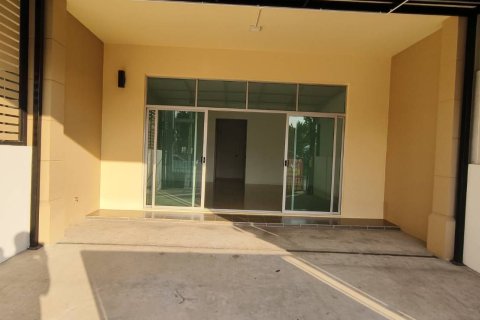 Townhouse in Saphan Sung, Bangkok, Thailand 3 bedrooms № 151508 - photo 2