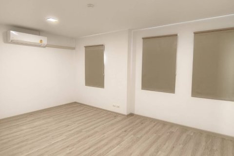 Townhouse in Saphan Sung, Bangkok, Thailand 3 bedrooms № 151508 - photo 12