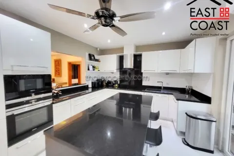 Casa de 3 dormitorios en Pattaya, Tailandia № 212754 - foto 7