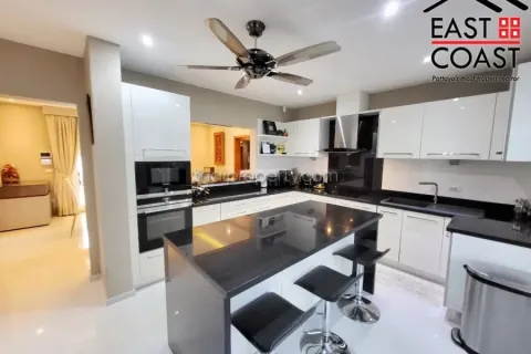 Casa de 3 dormitorios en Pattaya, Tailandia № 212754 - foto 6