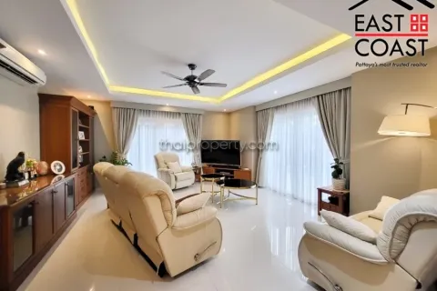 Casa de 3 dormitorios en Pattaya, Tailandia № 212754 - foto 11