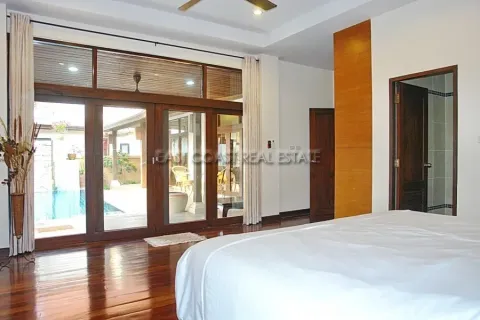 Casa de 2 dormitorios en Pattaya, Tailandia № 212756 - foto 14