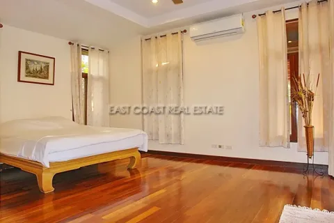Casa de 2 dormitorios en Pattaya, Tailandia № 212756 - foto 13