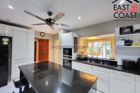 Casa de 3 dormitorios en Pattaya, Tailandia № 212755 - foto 5