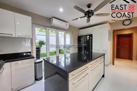 Casa de 3 dormitorios en Pattaya, Tailandia № 212755 - foto 4