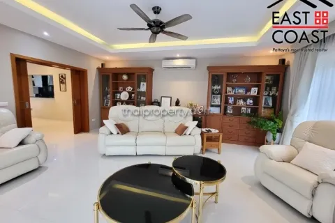 Casa de 3 dormitorios en Pattaya, Tailandia № 212755 - foto 12