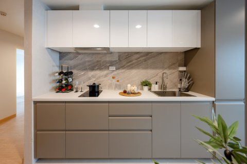 Кондоминиум с 2 спальнями в Бангкоке, Таиланд № 171501 - фото 5