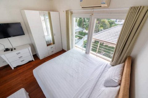 Villa in Bang Lamung, Thailand 4 bedrooms № 119173 - photo 10