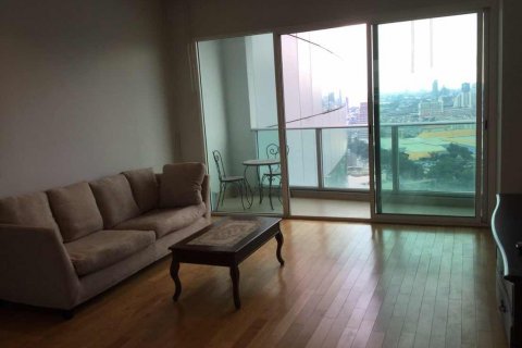 Condo in Bangkok, Thailand, 3 bedrooms  № 144071 - photo 1