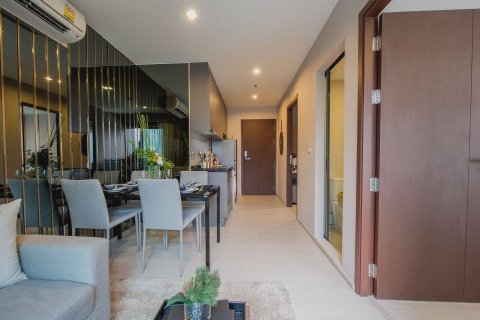 Condo in Bangkok, Thailand, 2 bedrooms  № 144073 - photo 1