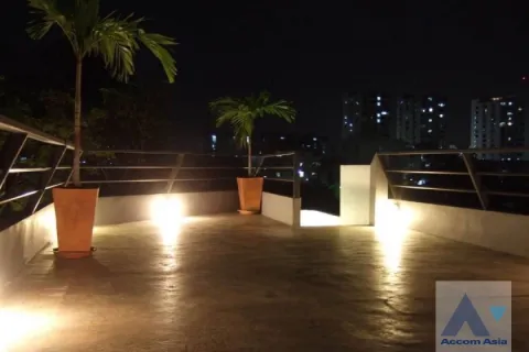 Haus in Bang Kapi, Bangkok, Thailand 5 Schlafzimmer № 216177 - Foto 5