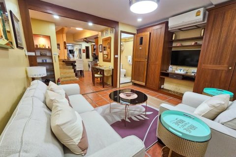 Townhouse in Pattaya, Thailand 5 bedrooms № 171095 - photo 8