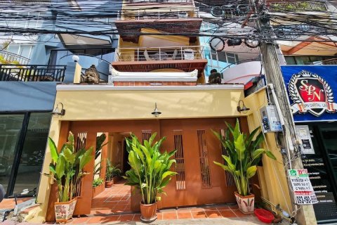 Townhouse in Pattaya, Thailand 5 bedrooms № 171095