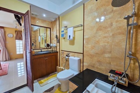 Townhouse in Pattaya, Thailand 5 bedrooms № 171095 - photo 13