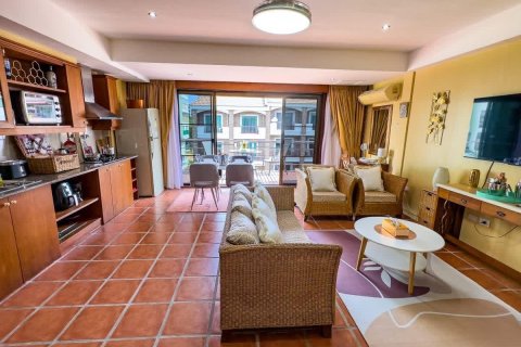 Townhouse in Pattaya, Thailand 5 bedrooms № 171095 - photo 10