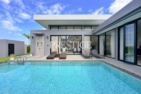 House in Pattaya, Thailand 3 bedrooms № 197823 - photo 2