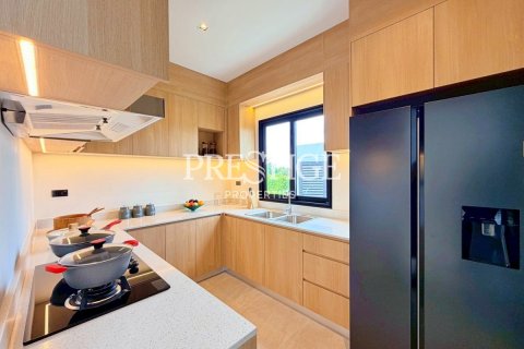 House in Pattaya, Thailand 3 bedrooms № 197823 - photo 11