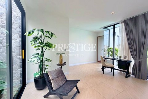 House in Pattaya, Thailand 3 bedrooms № 197823 - photo 14