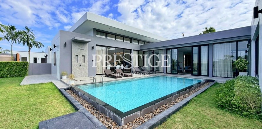 House in Pattaya, Thailand 3 bedrooms № 197823