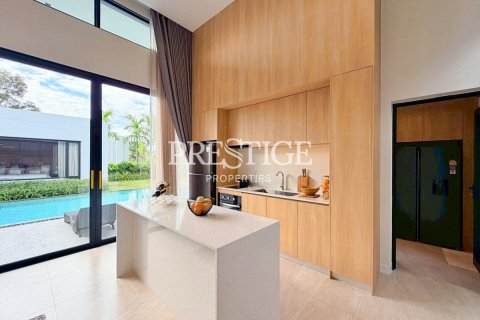 House in Pattaya, Thailand 3 bedrooms № 197823 - photo 9