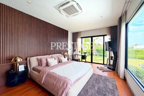 House in Pattaya, Thailand 3 bedrooms № 197823 - photo 16