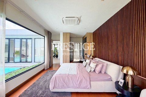 House in Pattaya, Thailand 3 bedrooms № 197823 - photo 18