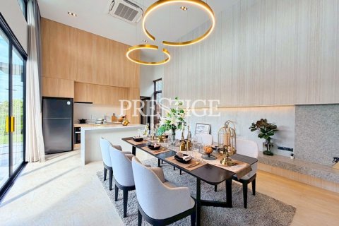 House in Pattaya, Thailand 3 bedrooms № 197823 - photo 8