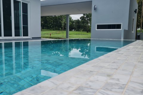Villa in Chiang Rai, Thailand 3 bedrooms № 171744 - photo 17