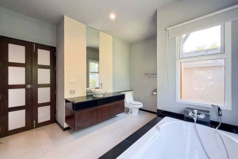 Villa in Phuket, Thailand 3 bedrooms № 171743 - photo 21