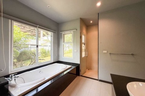 Villa in Phuket, Thailand 3 bedrooms № 171743 - photo 22