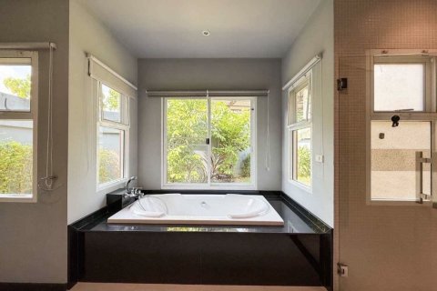 Villa in Phuket, Thailand 3 bedrooms № 171743 - photo 18