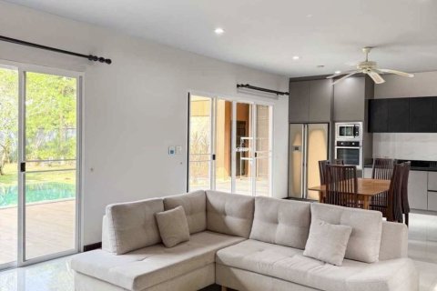 Villa in Phuket, Thailand 3 bedrooms № 171743 - photo 6