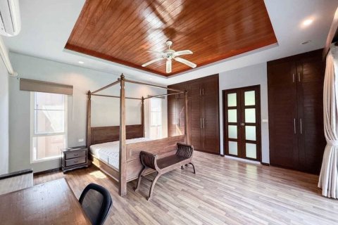 Villa in Phuket, Thailand 3 bedrooms № 171743 - photo 13