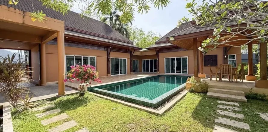 Villa in Phuket, Thailand 3 bedrooms № 171743