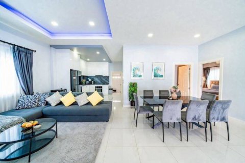 Villa in Pattaya, Thailand 5 bedrooms № 146775 - photo 3