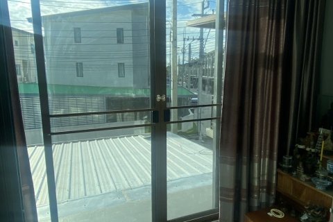 Townhouse in Bang Bua Thong, Thailand 3 bedrooms № 136394 - photo 13