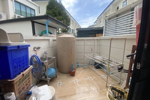 Townhouse in Bang Bua Thong, Thailand 3 bedrooms № 136394 - photo 7