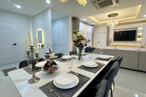 Maison à Pattaya, Thaïlande 3 chambres № 155621 - photo 16